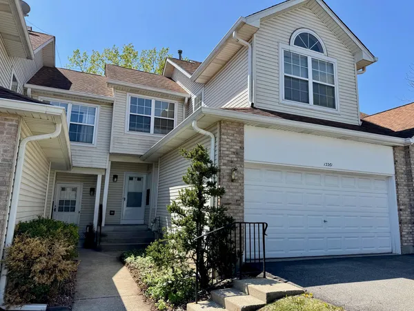 $2,950 | 13361 West Heiden Circle, Lake Bluff, IL 60044