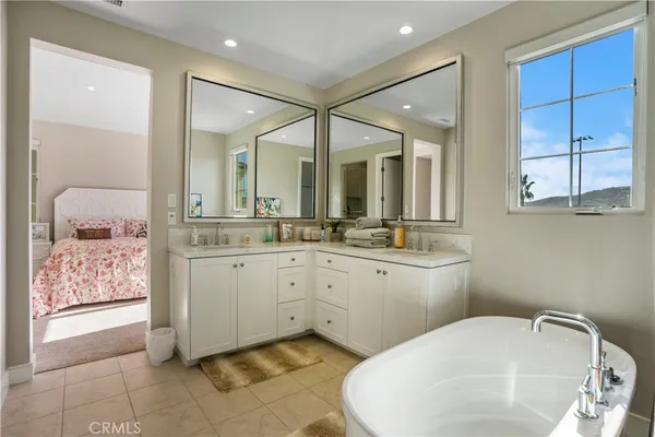 $2,050,000 | 140 San Benito, Irvine, CA 92618