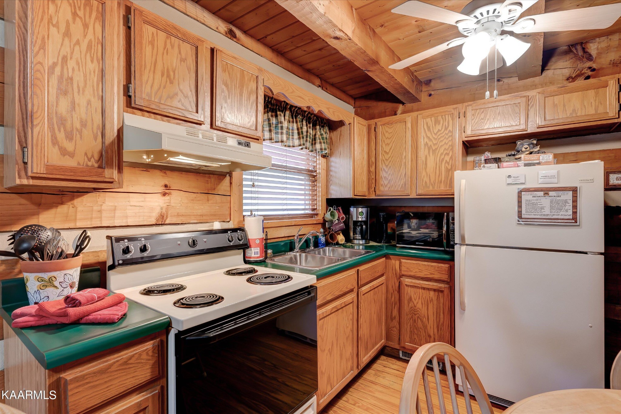 442 Hideaway Ridge Circle Sevierville, TN 37862 - Photo 9 of 40 a kitchen that has a cabinets and a stove