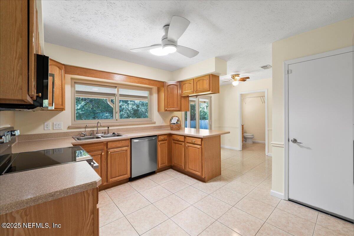 3530 Sandburg Road Jacksonville, FL 32277 - Photo 27 of 42 27-7RV05329