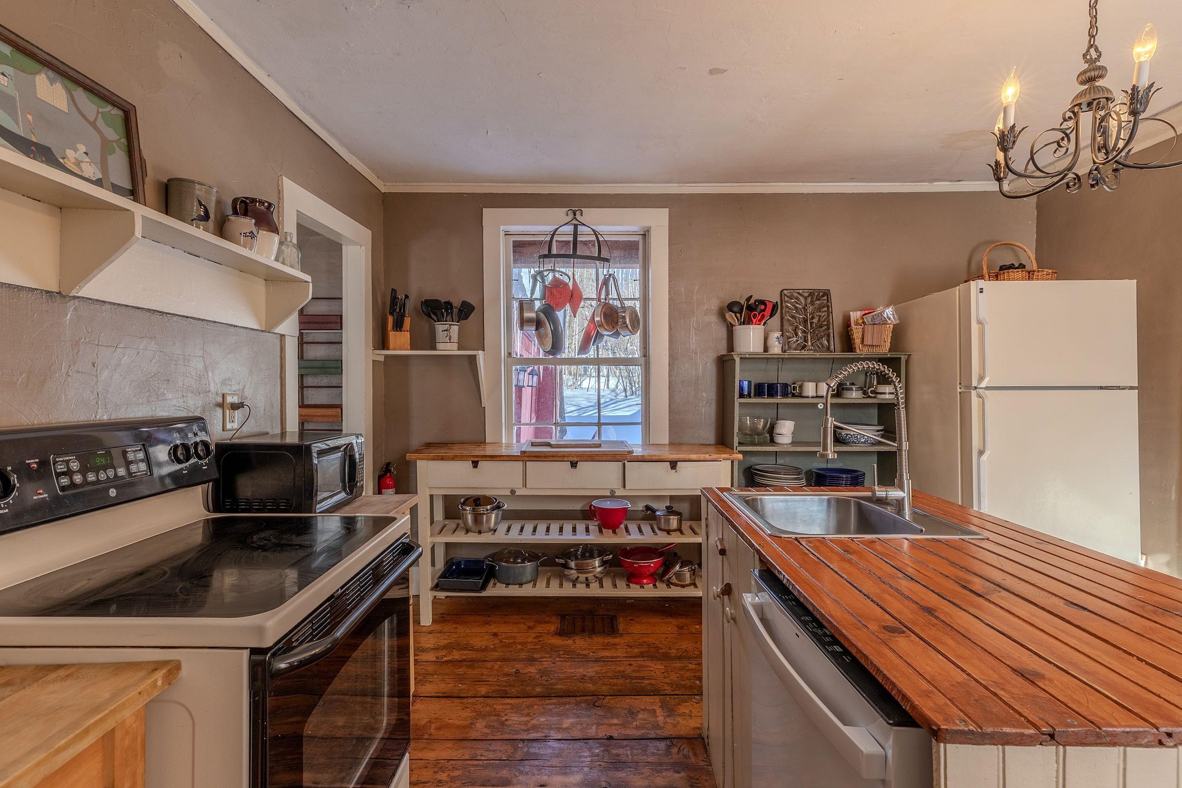 83 Depot Street Jamaica, VT 05343 - Photo 5 of 29