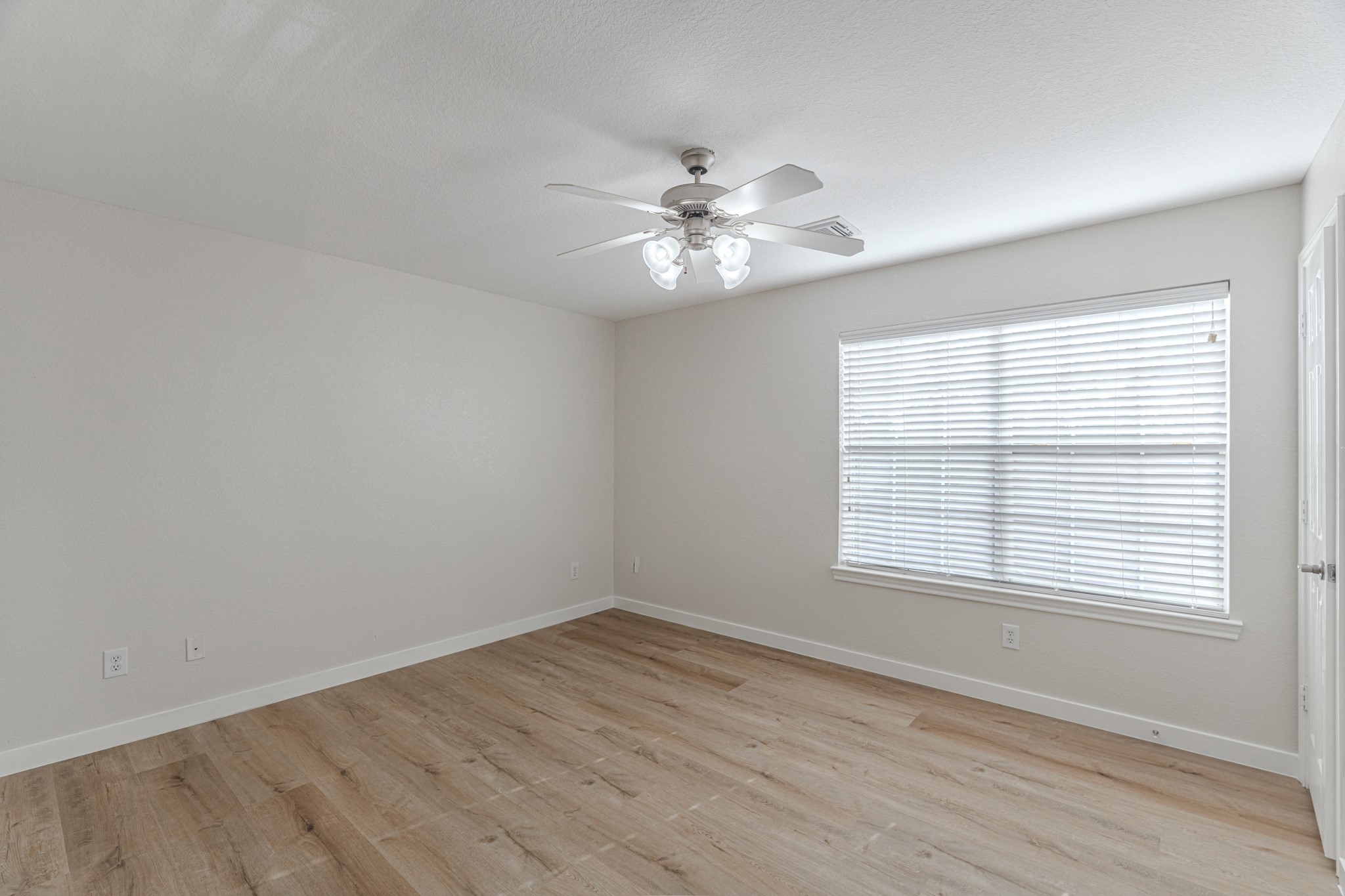 27 Fraiser Fir Place Spring, TX 77389 - Photo 33 of 43