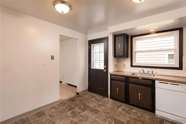 $1,795 | 407 Kaymar Drive, Amherst, NY 14228