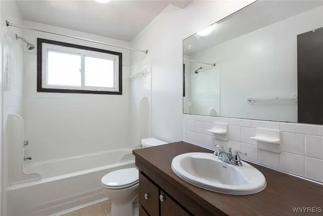 $1,795 | 407 Kaymar Drive, Amherst, NY 14228