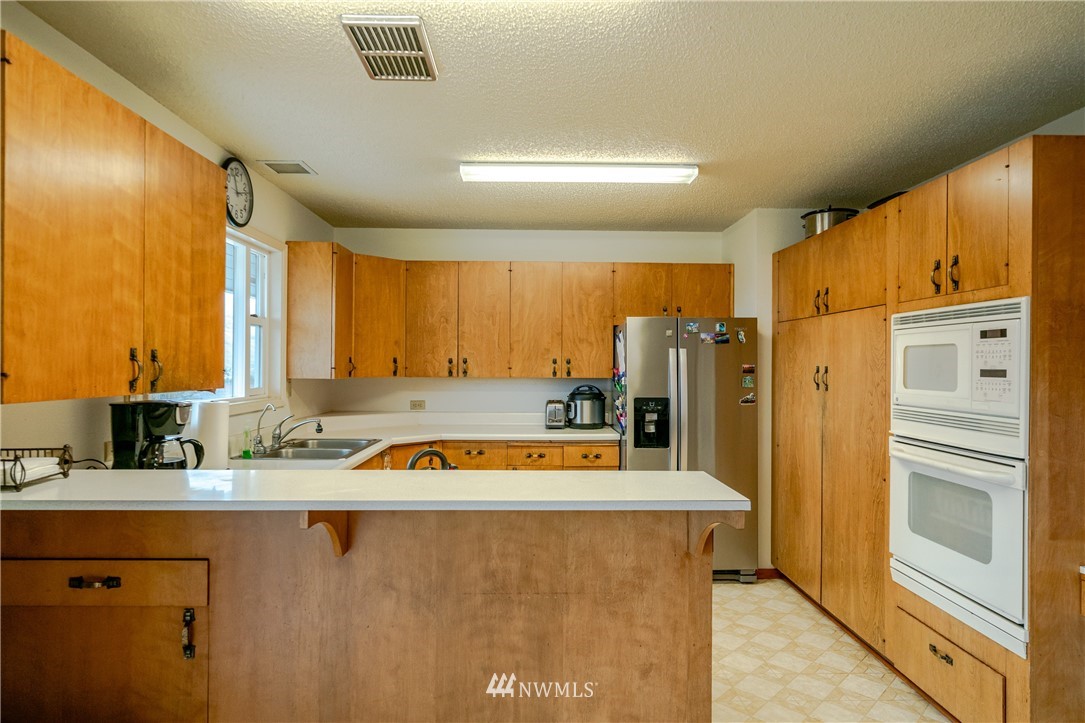 824 Beacon Road Wenatchee, WA 98801 - Photo 11 of 36 Gallery Image 11