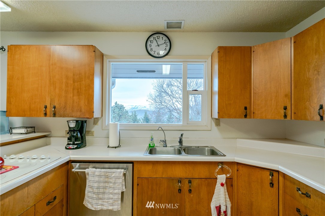 824 Beacon Road Wenatchee, WA 98801 - Photo 12 of 36 Gallery Image 12