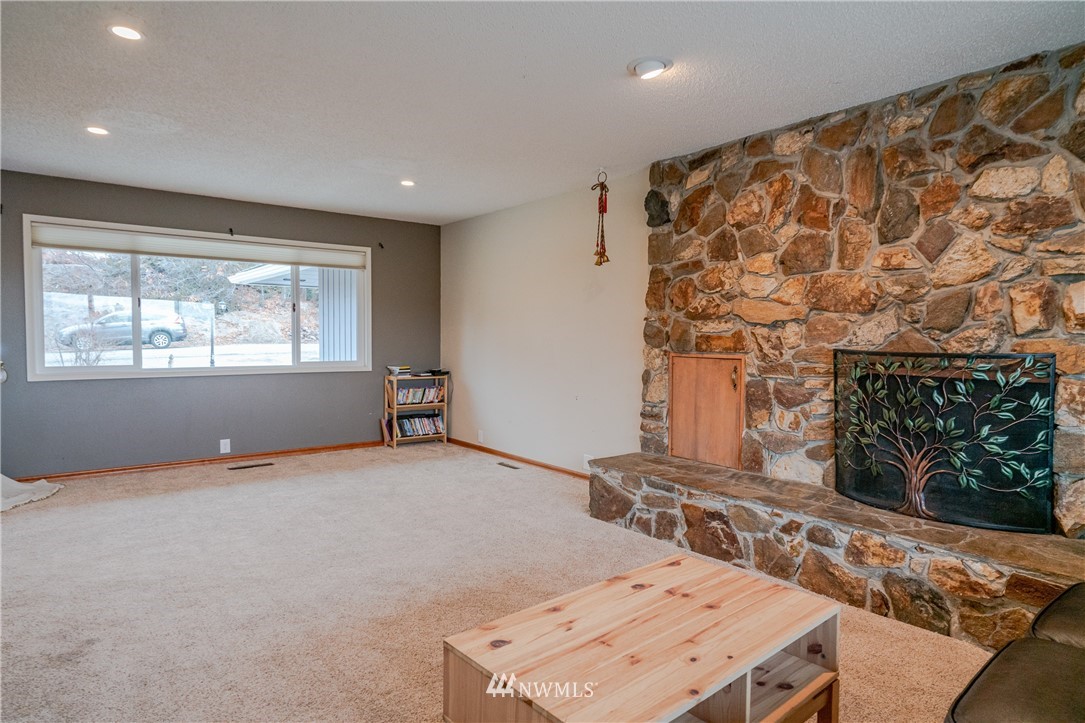824 Beacon Road Wenatchee, WA 98801 - Photo 10 of 36 Gallery Image 10