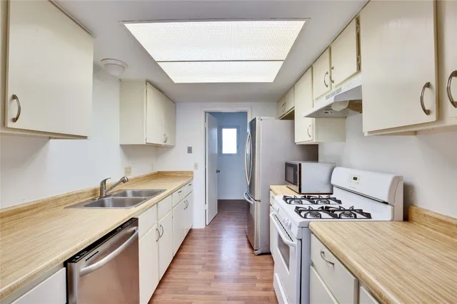 $2,000 | 8002 Croftwood Drive, Austin, TX 78749