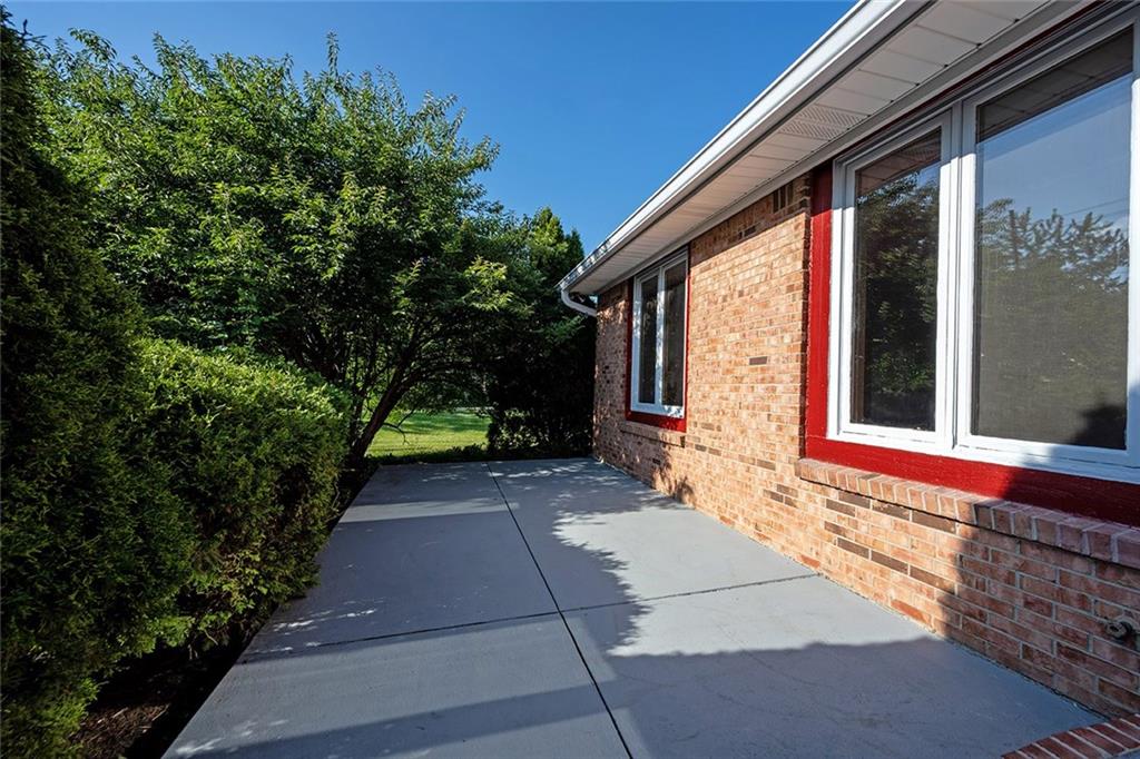 7242 Hoover Road Indianapolis, IN 46260 - Photo 5 of 55 Gallery Image 5