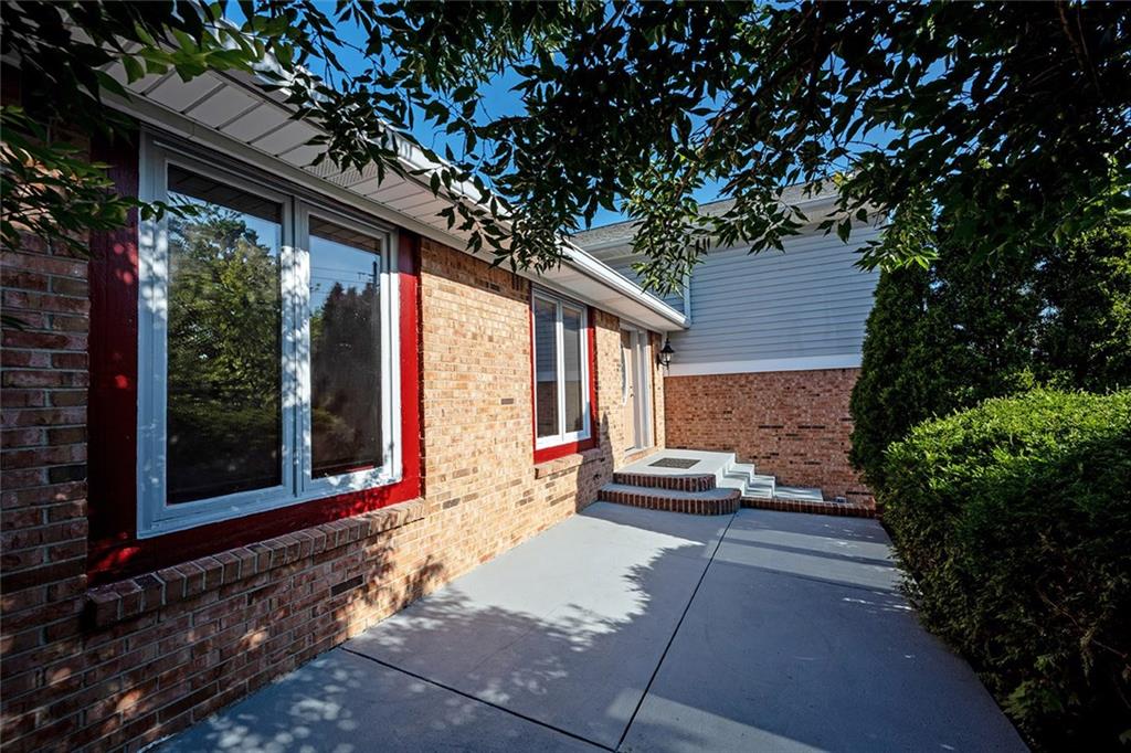 7242 Hoover Road Indianapolis, IN 46260 - Photo 6 of 55 Gallery Image 6