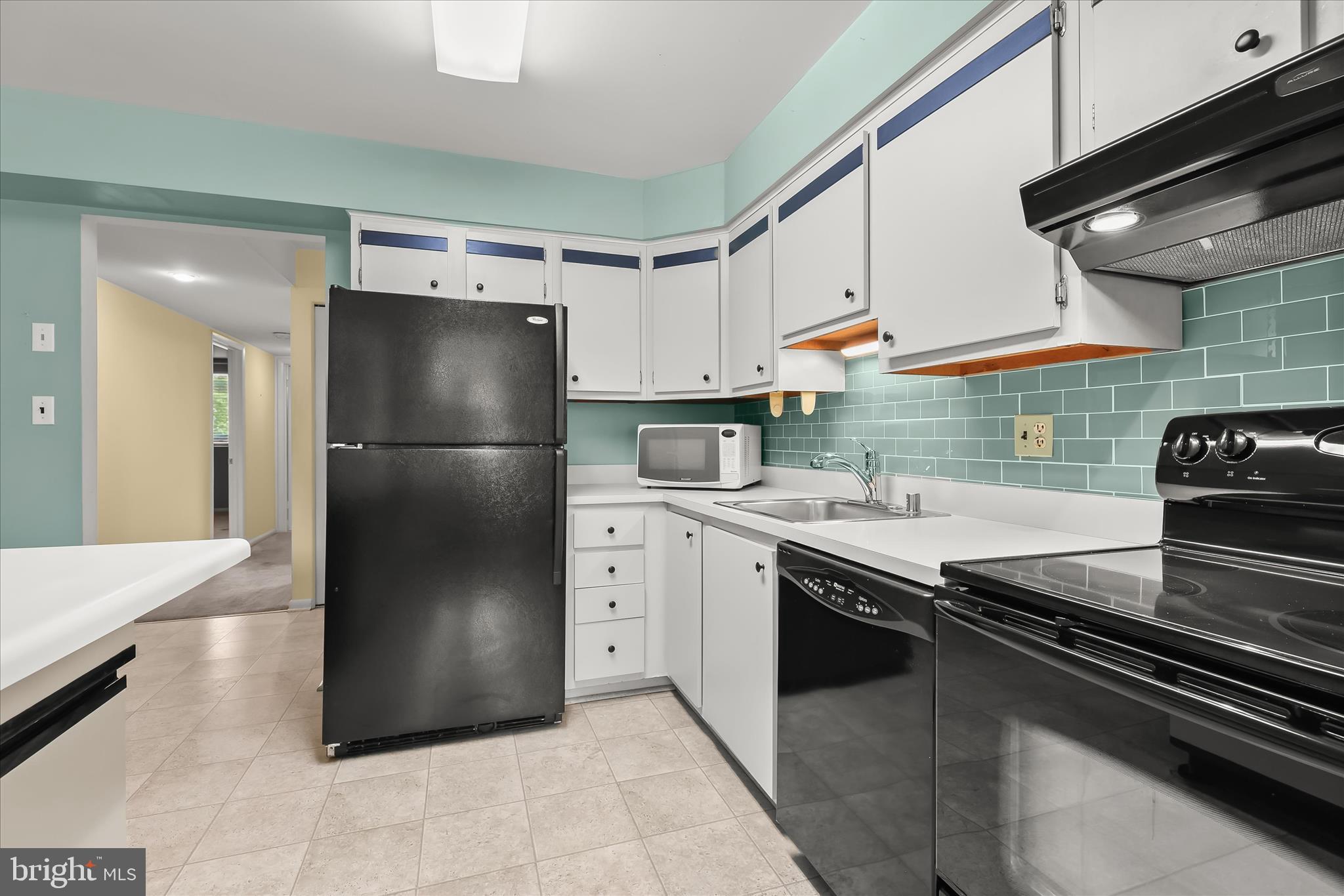 2 Glenamoy Road, Unit 101 Lutherville-Timonium, MD 21093 - Photo 7 of 30 Kitchen