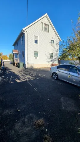 a view of backyard of white house