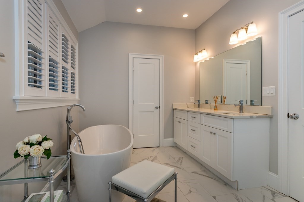 119 Ridgewood Road Milton, MA 02186 - Photo 15 of 39