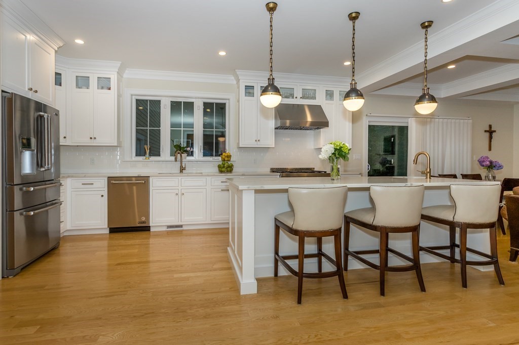 119 Ridgewood Road Milton, MA 02186 - Photo 3 of 39