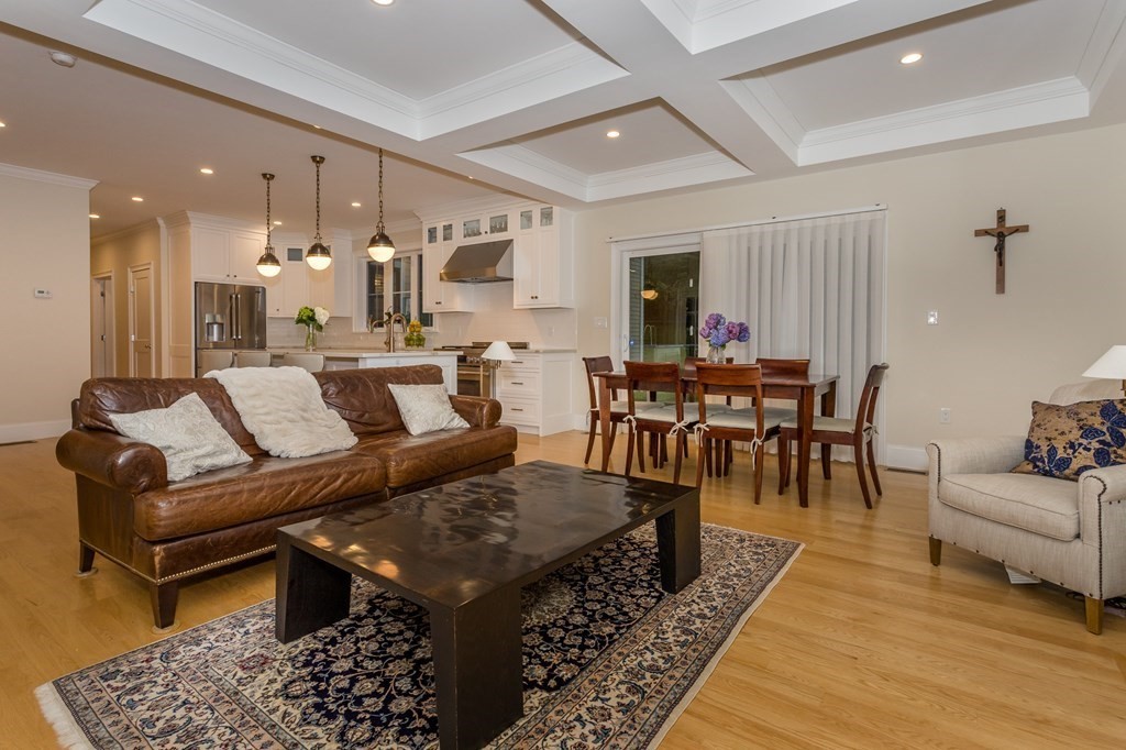 119 Ridgewood Road Milton, MA 02186 - Photo 8 of 39