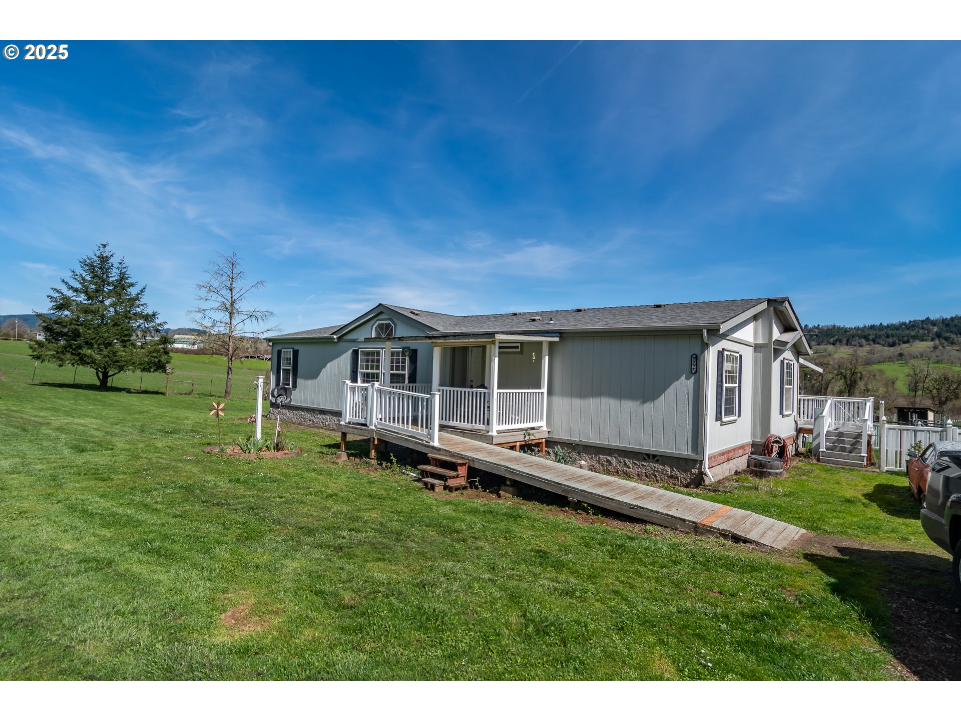 5197 Green Valley Road Oakland, OR 97462 - Photo 1 of 46 Gallery Image 1