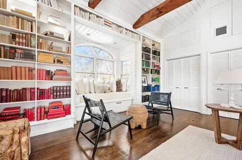 $2,995,000 | 2 Settlers Landing Lane, East Hampton, NY 11937