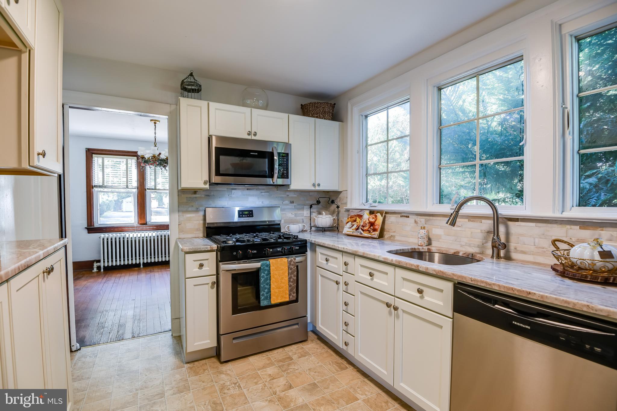58 Elizabeth Street Pemberton, NJ 08068 - Photo 14 of 40 Stainless Steel Appliances