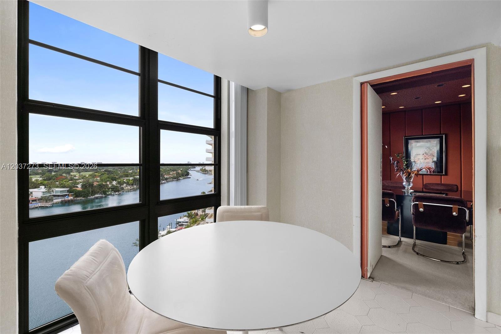 5500 Collins Avenue, Unit 1401 Miami Beach, FL 33140 - Photo 11 of 38 Gallery Image 11