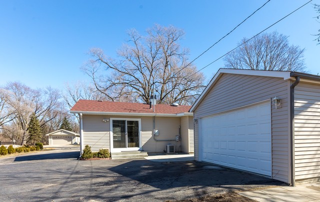 174 Raupp Boulevard Buffalo Grove, IL 60089 - Photo 6 of 20