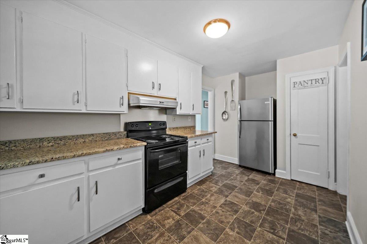 909 Rutherford Road Greenville, SC 29609 - Photo 11 of 32 Gallery Image 11