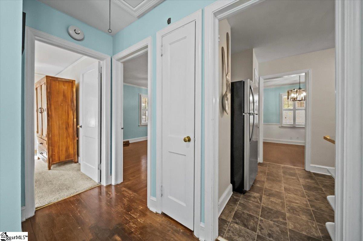 909 Rutherford Road Greenville, SC 29609 - Photo 12 of 32 Gallery Image 12