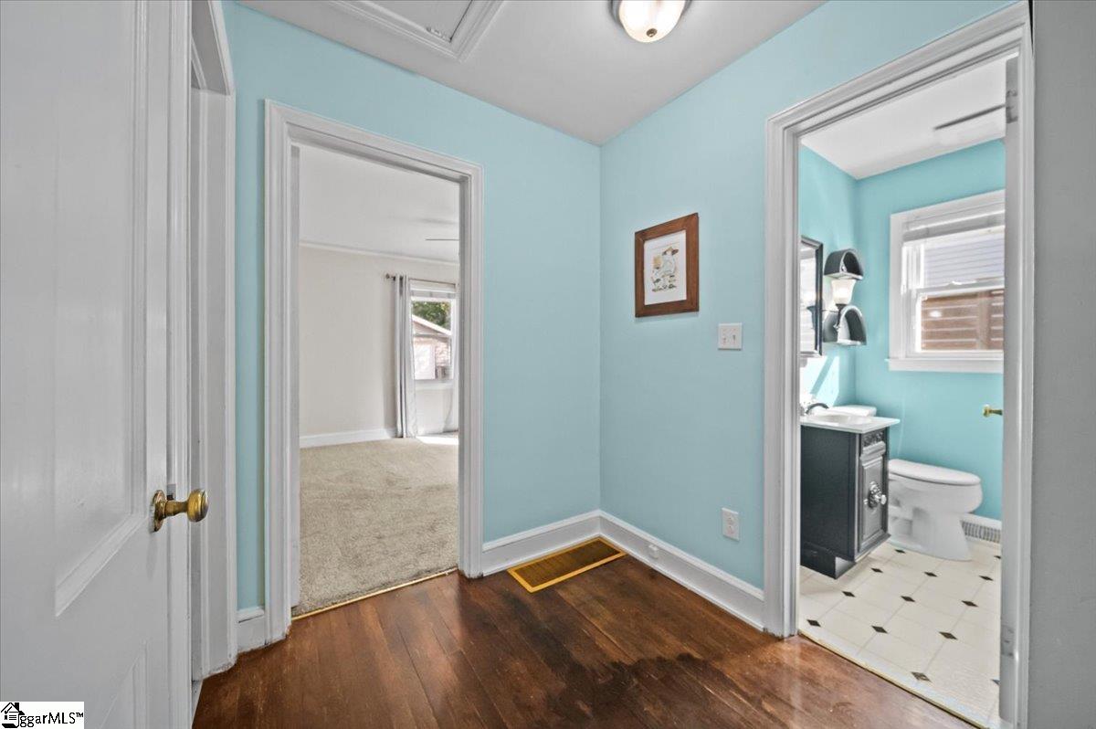 909 Rutherford Road Greenville, SC 29609 - Photo 13 of 32 Gallery Image 13