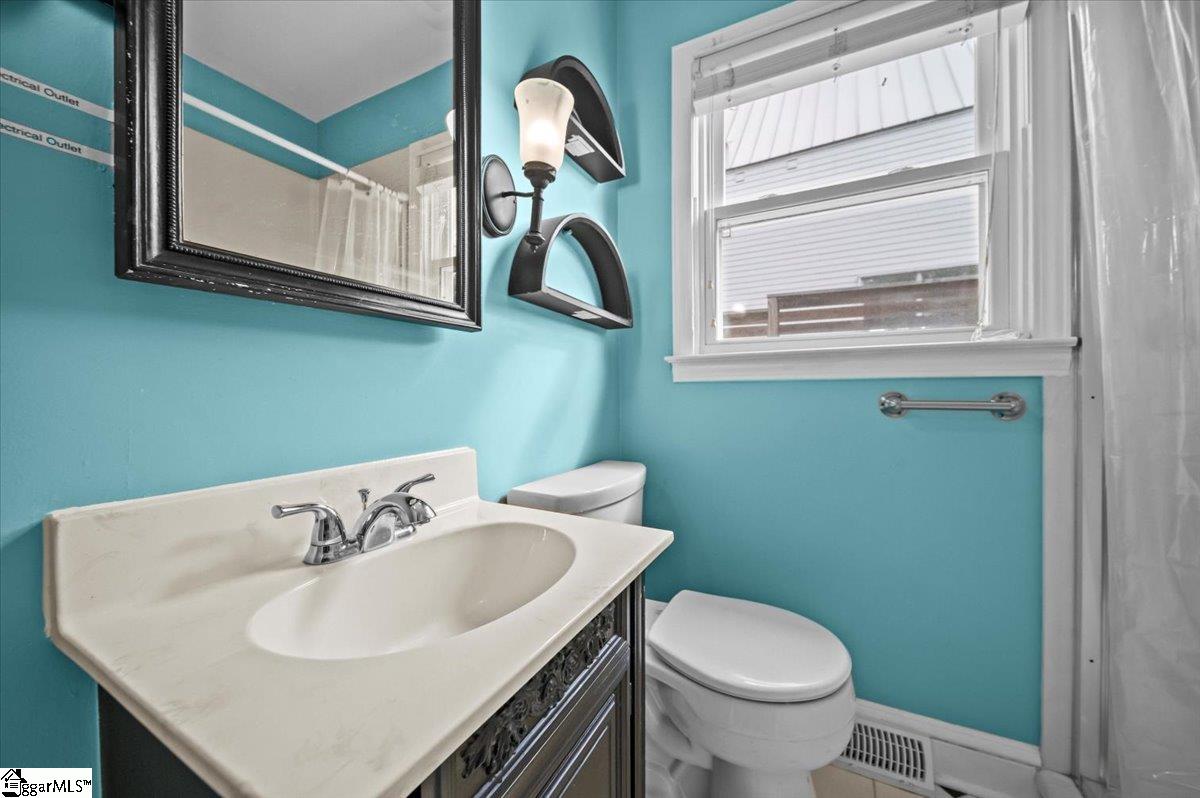 909 Rutherford Road Greenville, SC 29609 - Photo 14 of 32 Gallery Image 14