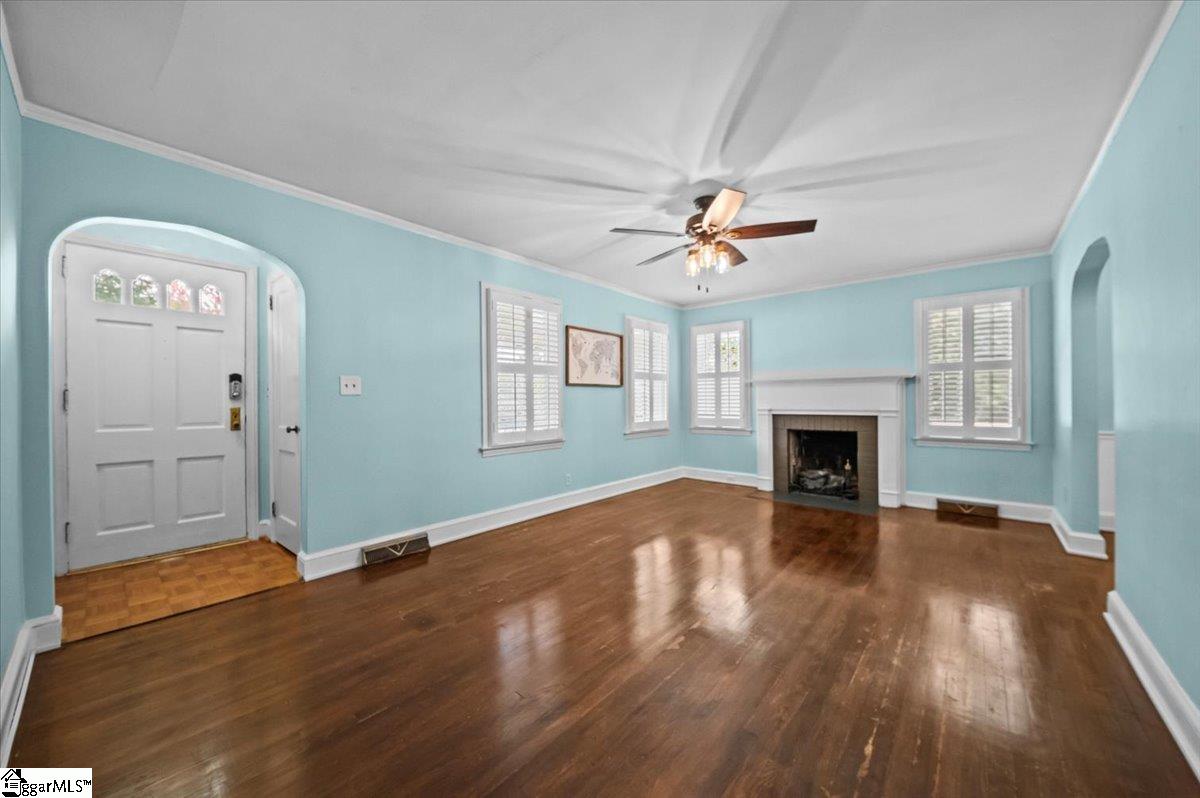 909 Rutherford Road Greenville, SC 29609 - Photo 4 of 32 Gallery Image 4