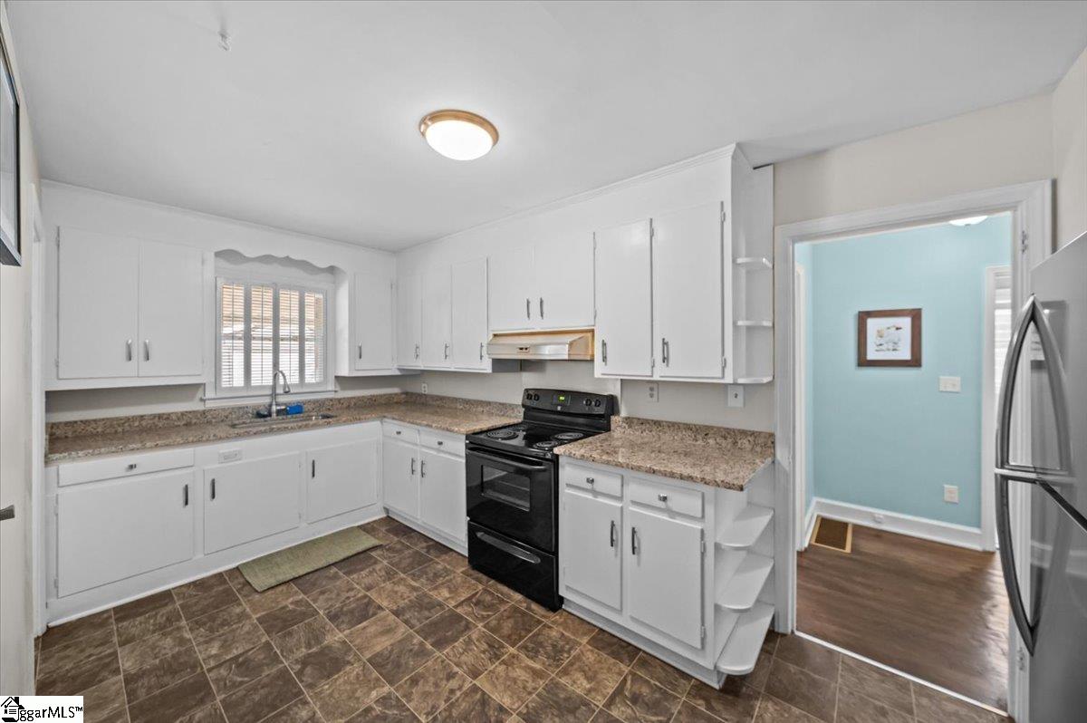 909 Rutherford Road Greenville, SC 29609 - Photo 10 of 32 Gallery Image 10