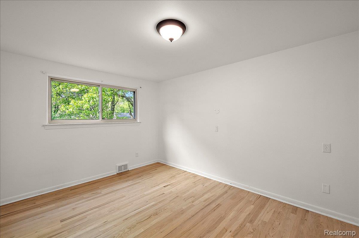 536 Rolling Rock Road Bloomfield Hills, MI 48304 - Photo 34 of 48 41-536 Rolling Rock Dr-72.jpg