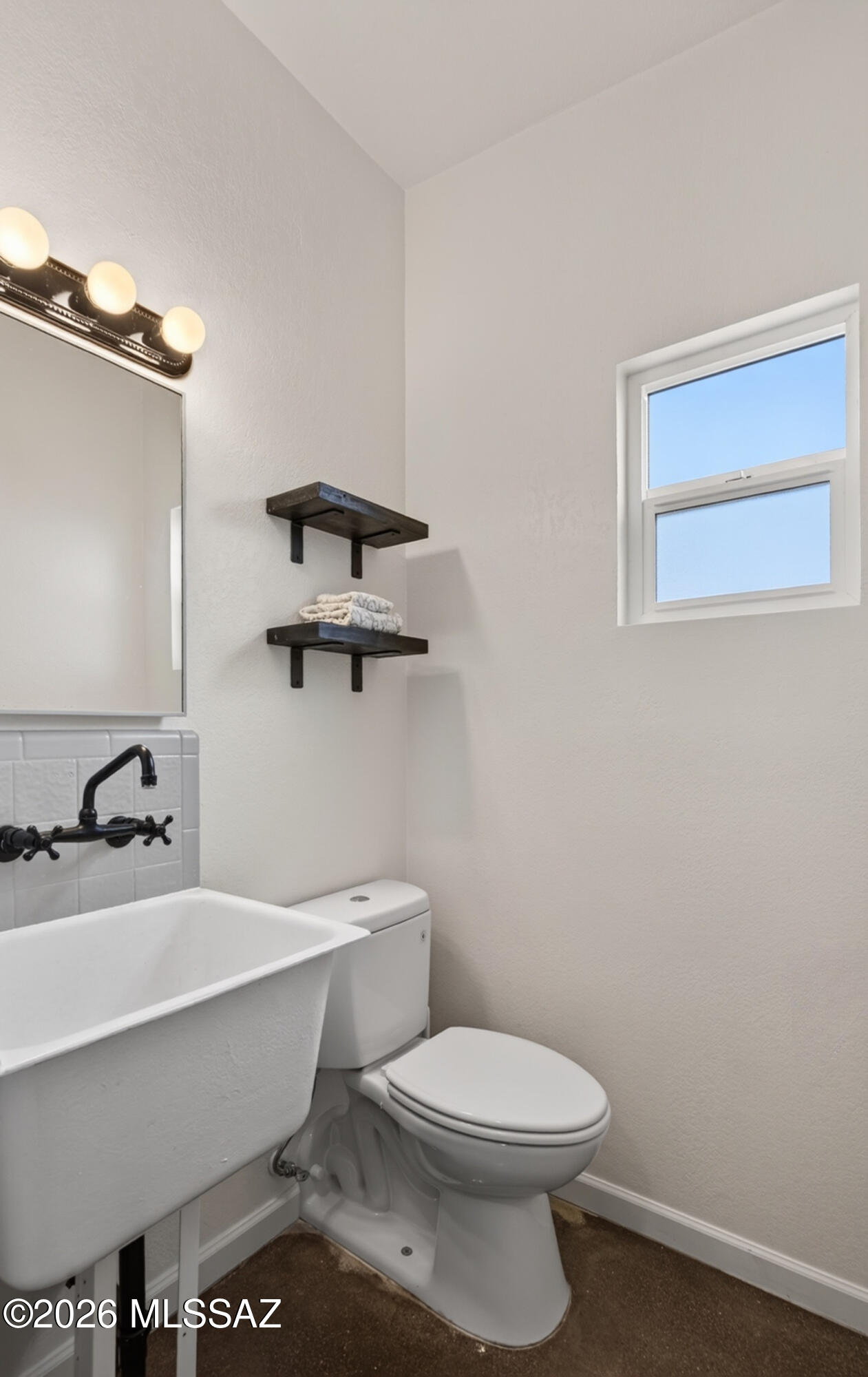 1602 North Painted Hills Road Tucson, AZ 85745 - Photo 19 of 32 Powder Room