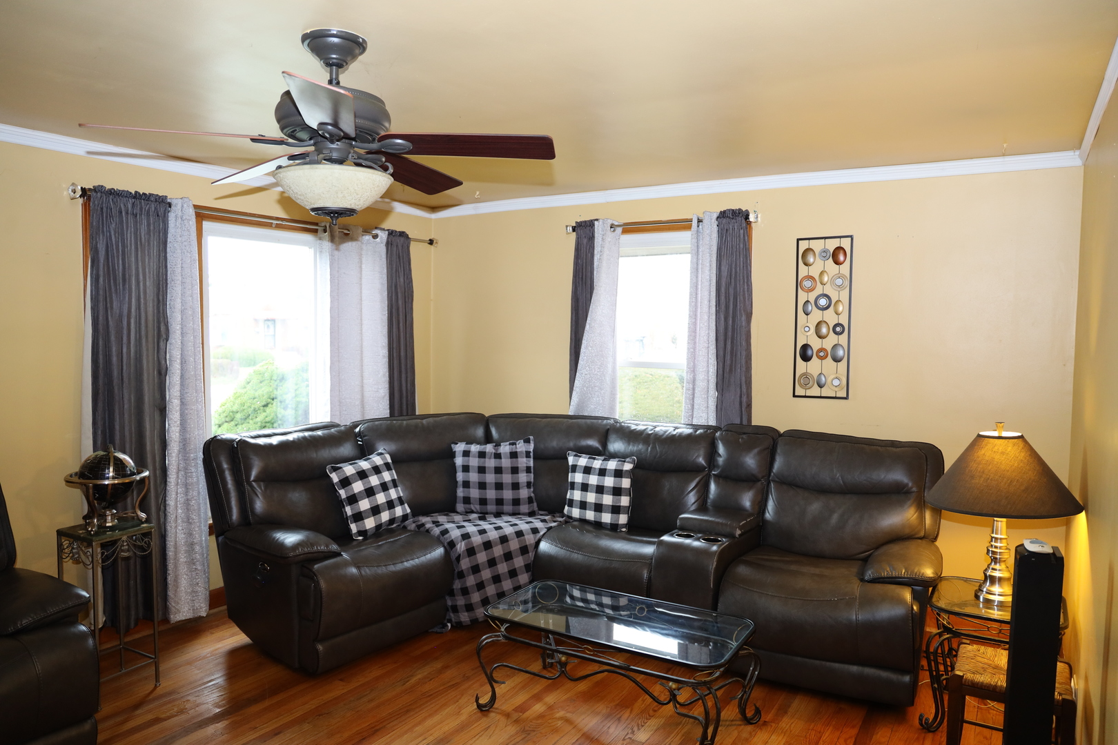 4641 Butterfield Road Hillside, IL 60162 - Photo 3 of 57 a living room with furniture and a window