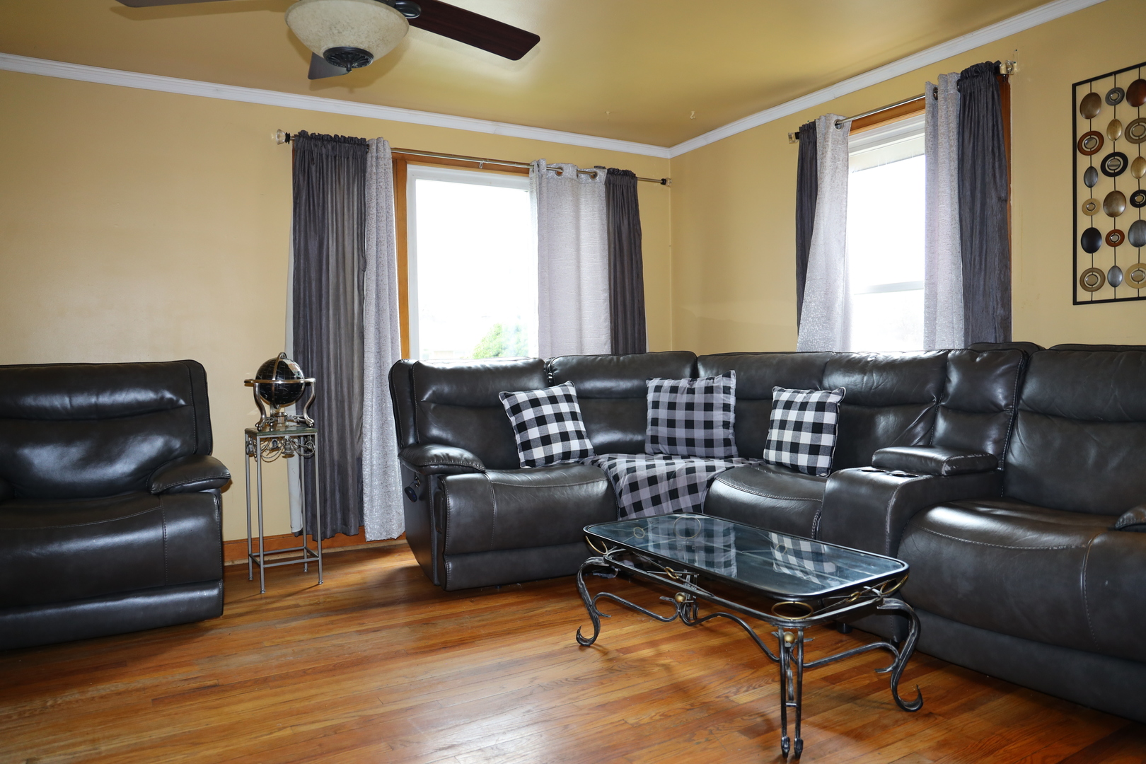 4641 Butterfield Road Hillside, IL 60162 - Photo 5 of 57 a living room with furniture and a window