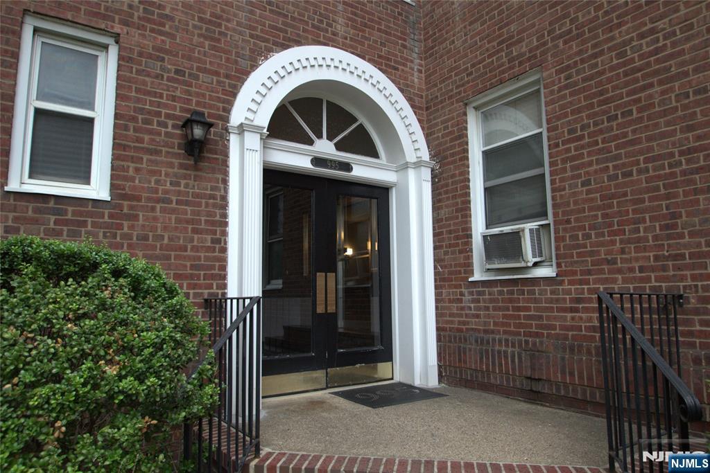 975-995 Teaneck Road, Unit 1M Teaneck, NJ 07666 - Photo 2 of 20