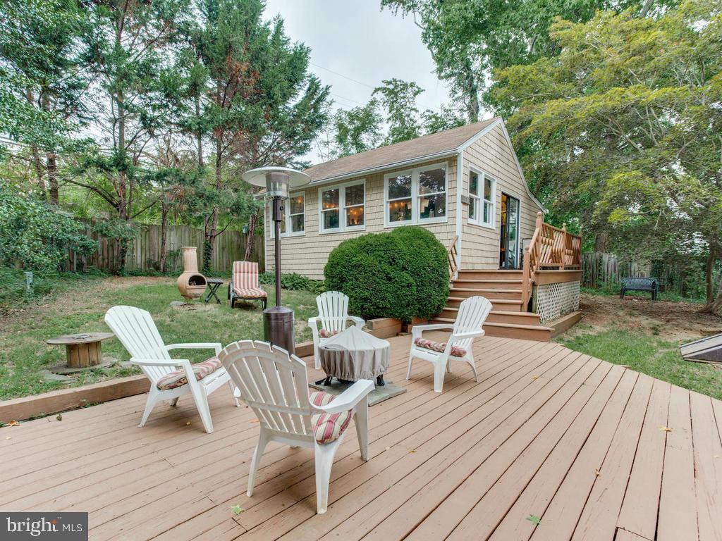 Check this out! Extra Bonus Room in the Rear Yard