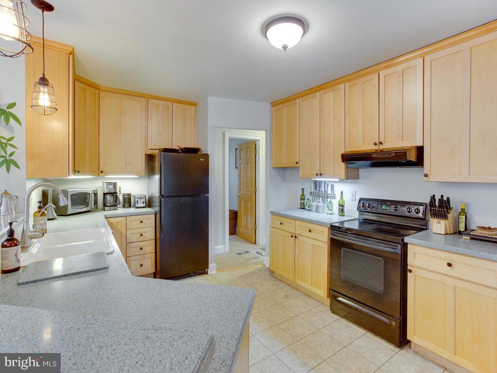 1011 Carrs Road Annapolis, MD 21403 - Photo 15 of 36 Kitchen