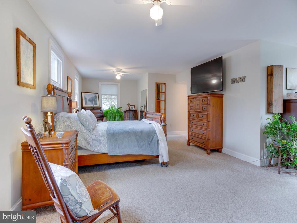 1011 Carrs Road Annapolis, MD 21403 - Photo 19 of 36 Huge Upper Level Master Bedroom