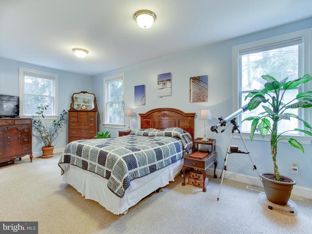 1011 Carrs Road Annapolis, MD 21403 - Photo 24 of 36 Main Level Bedroom