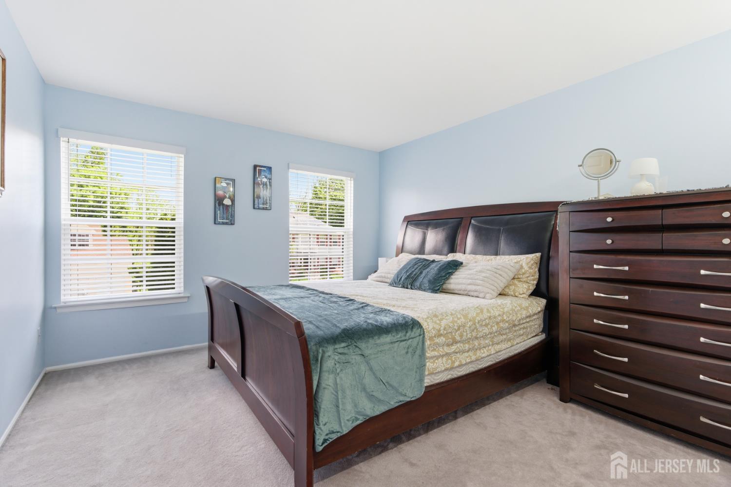 26 Alexis Lane Edison, NJ 08820 - Photo 23 of 39 a bedroom with a bed and a window