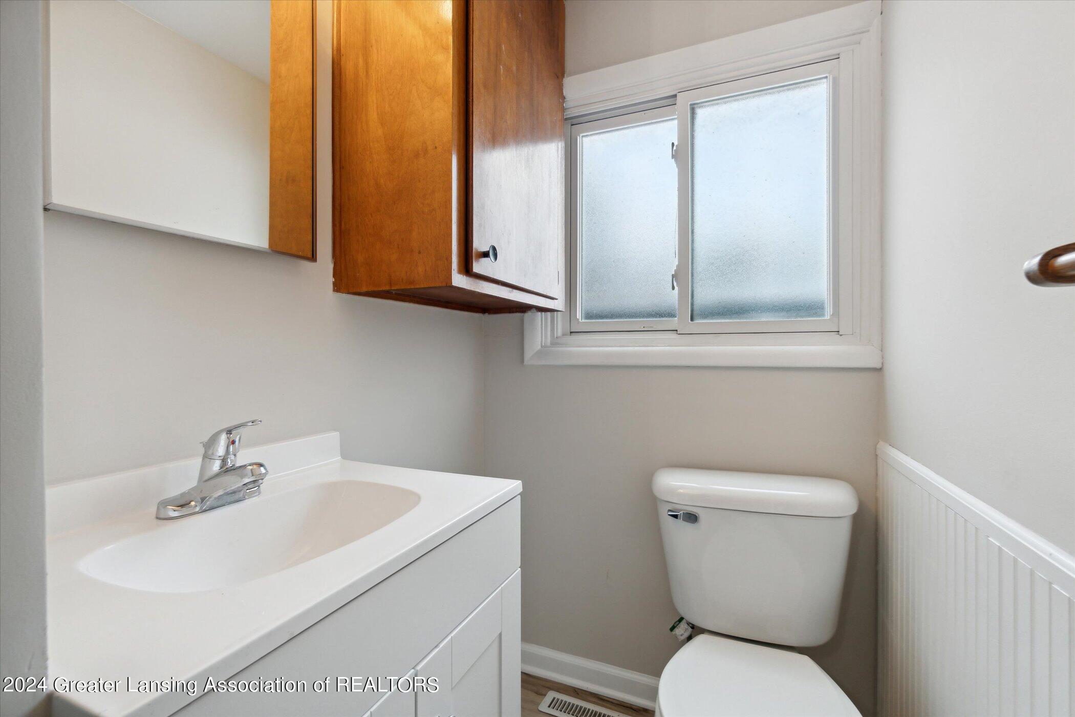 123 West Cavanaugh Road Lansing, MI 48910 - Photo 26 of 31 26