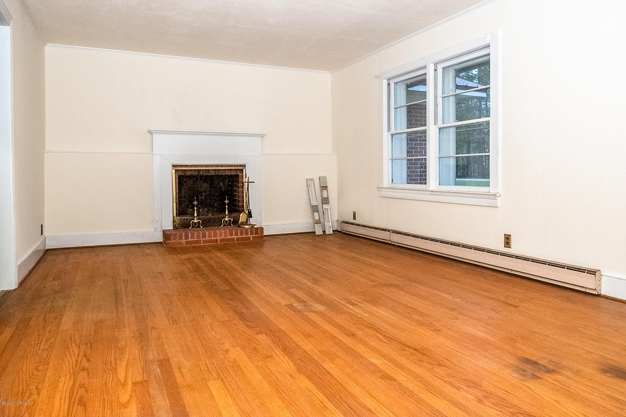 304 Gum Spring Road White Oak, NC 28399 - Photo 8 of 11 Living Room