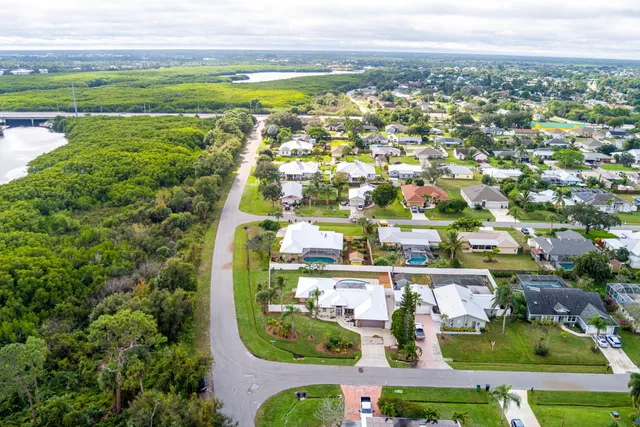 $425,000 | 798 Southeast Thanksgiving Avenue, Port St. Lucie, FL 34984