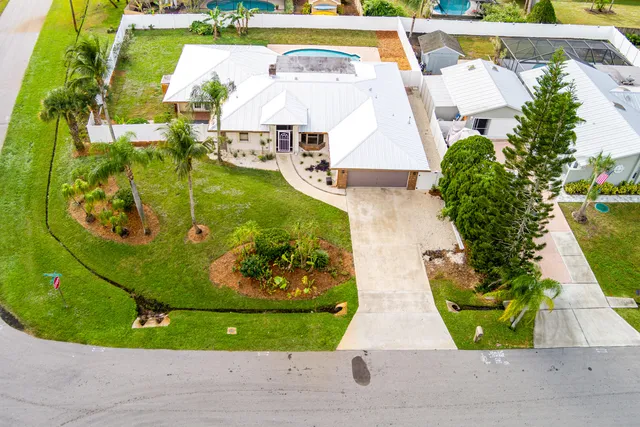 $425,000 | 798 Southeast Thanksgiving Avenue, Port St. Lucie, FL 34984