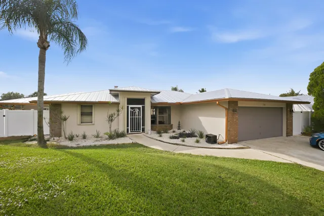 $425,000 | 798 Southeast Thanksgiving Avenue, Port St. Lucie, FL 34984