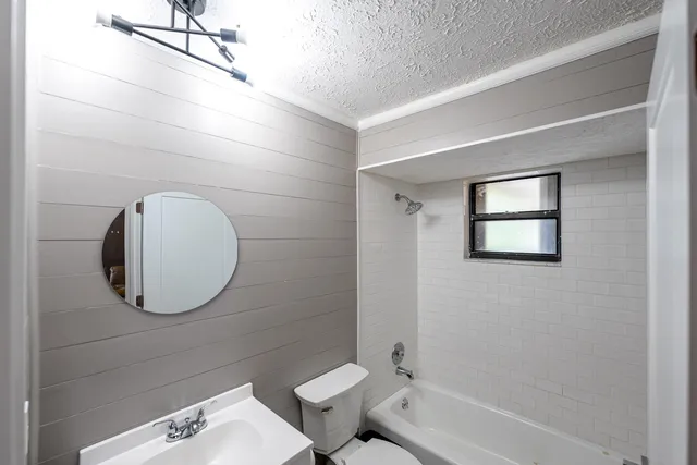 $425,000 | 798 Southeast Thanksgiving Avenue, Port St. Lucie, FL 34984