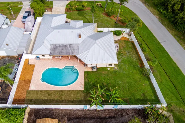 $425,000 | 798 Southeast Thanksgiving Avenue, Port St. Lucie, FL 34984