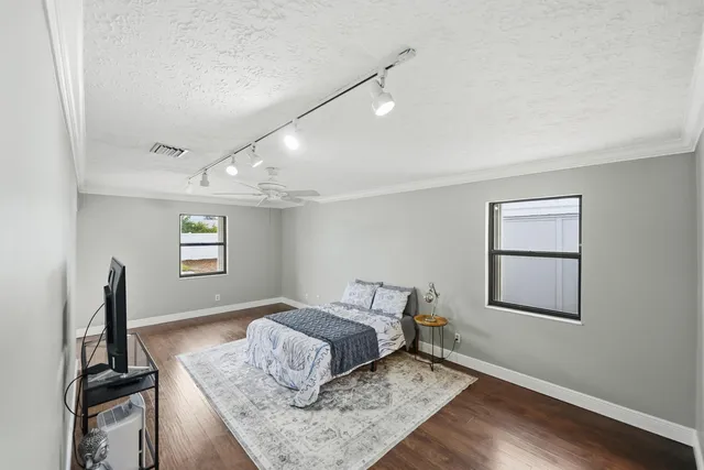 $425,000 | 798 Southeast Thanksgiving Avenue, Port St. Lucie, FL 34984