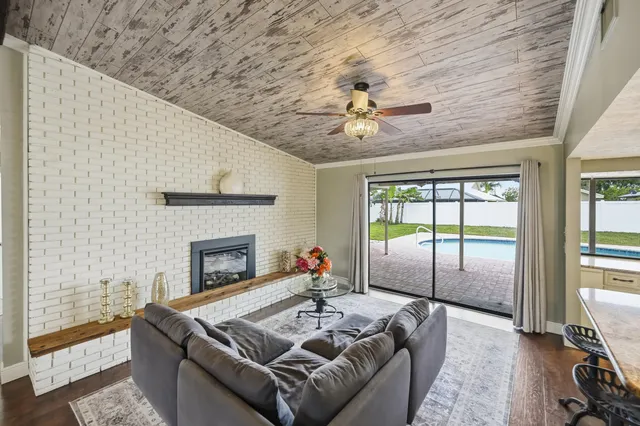 $425,000 | 798 Southeast Thanksgiving Avenue, Port St. Lucie, FL 34984