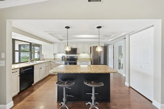 $425,000 | 798 Southeast Thanksgiving Avenue, Port St. Lucie, FL 34984